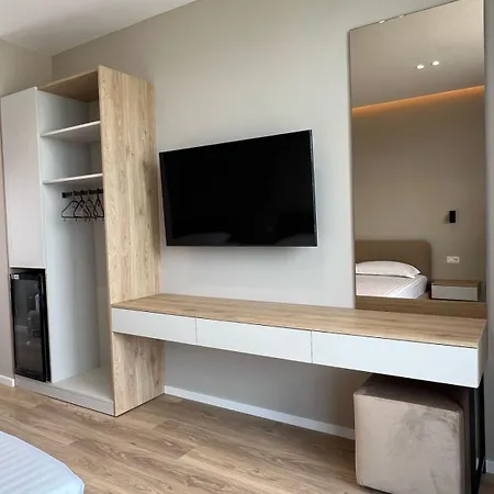 Blu בית הארחה 3*